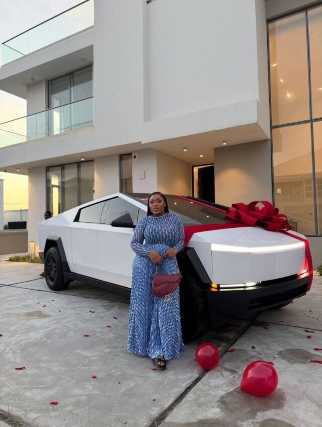First Businesswoman in Nigeria to Buy a Tesla Cybertruck: What is Her Source of Income? Nigerians Ask (VIDEO)