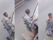 VIDEO: Funny Moment Aboki Truck Drivers Sped Off With Police Officer Who Forcefully Climbed Their Truck To Collect ‘Roger’ VIDEO: Funny Moment Aboki Truck Drivers Sped Off With Police Officer Who Forcefully Climbed Their Truck To Collect 'Roger'