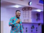 🔥 SHOCK AT THE PULPIT! Nigerian Christian Community in Uproar as Pastor Mounts Altar in Women’s Outfit🚨🚨